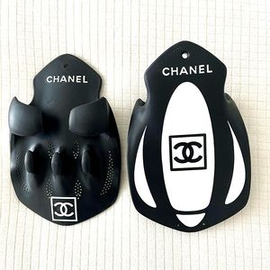 CHANEL Vintage Coco Mark Logo Paddle Gloves Swim Hand Black White -Never Used